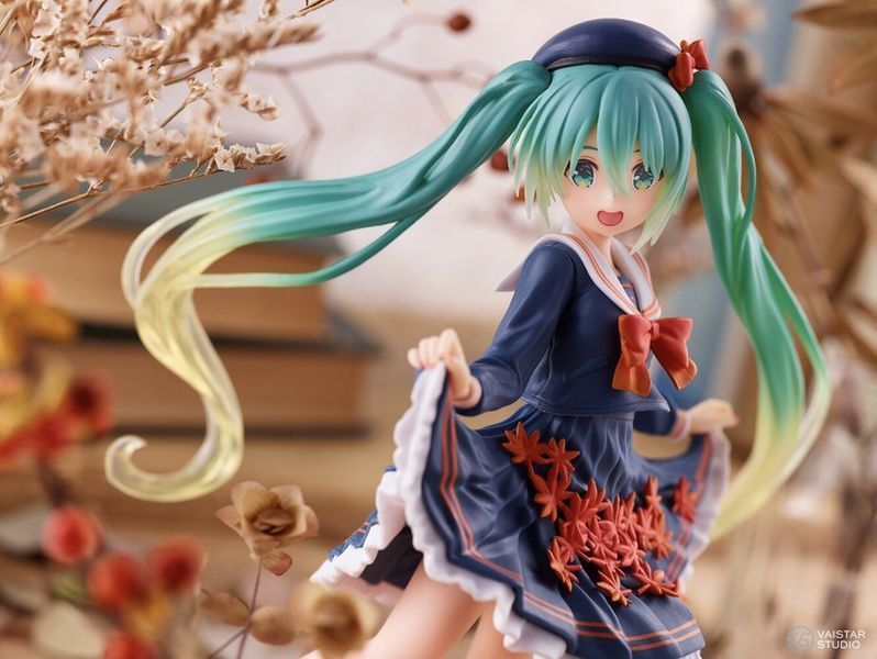 Фигурка Taito Мику Хацунэ Hatsune Miku&nbsp;Autumn ver. 18 см T HM 18 T HM 18 фото